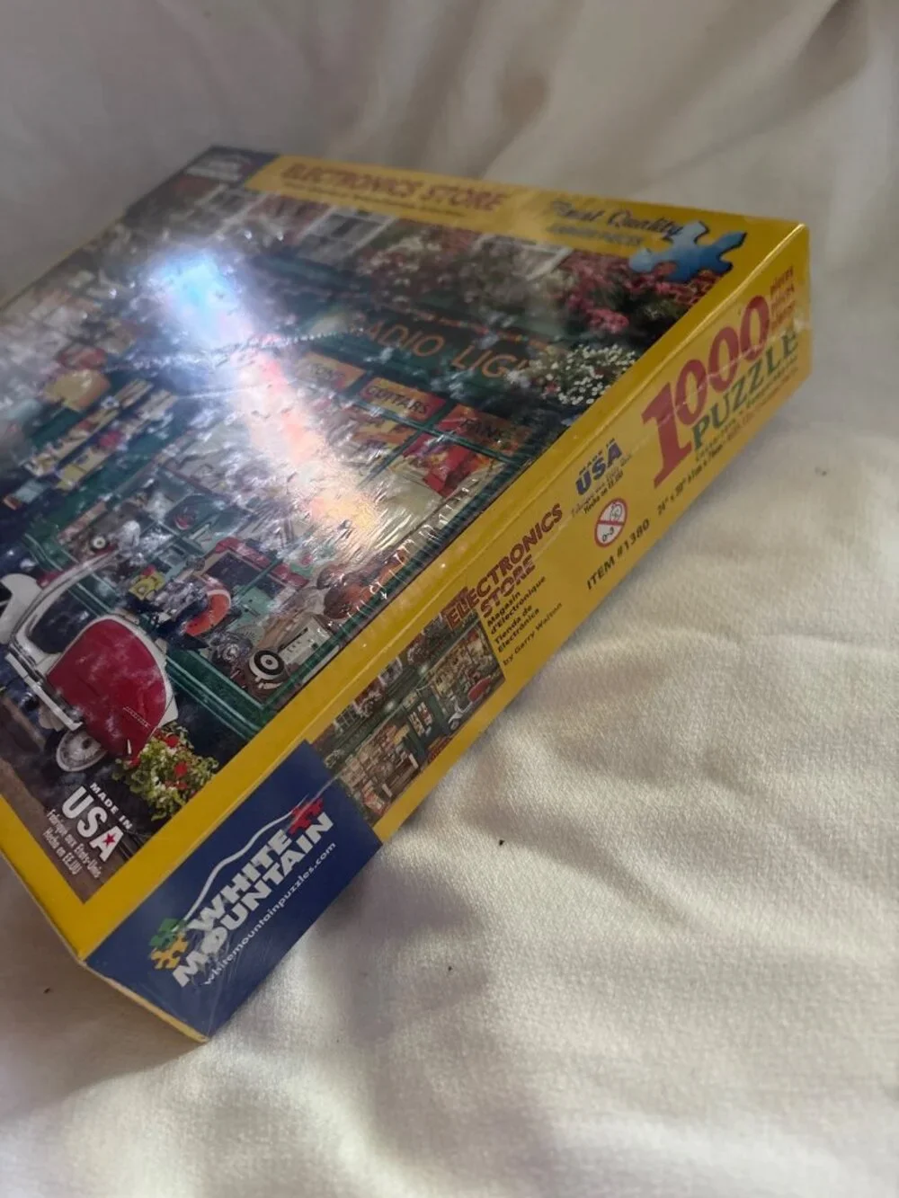 White Mountain Electronics Store 1000-Piece Puzzle HTF Garry Walton Made In USA